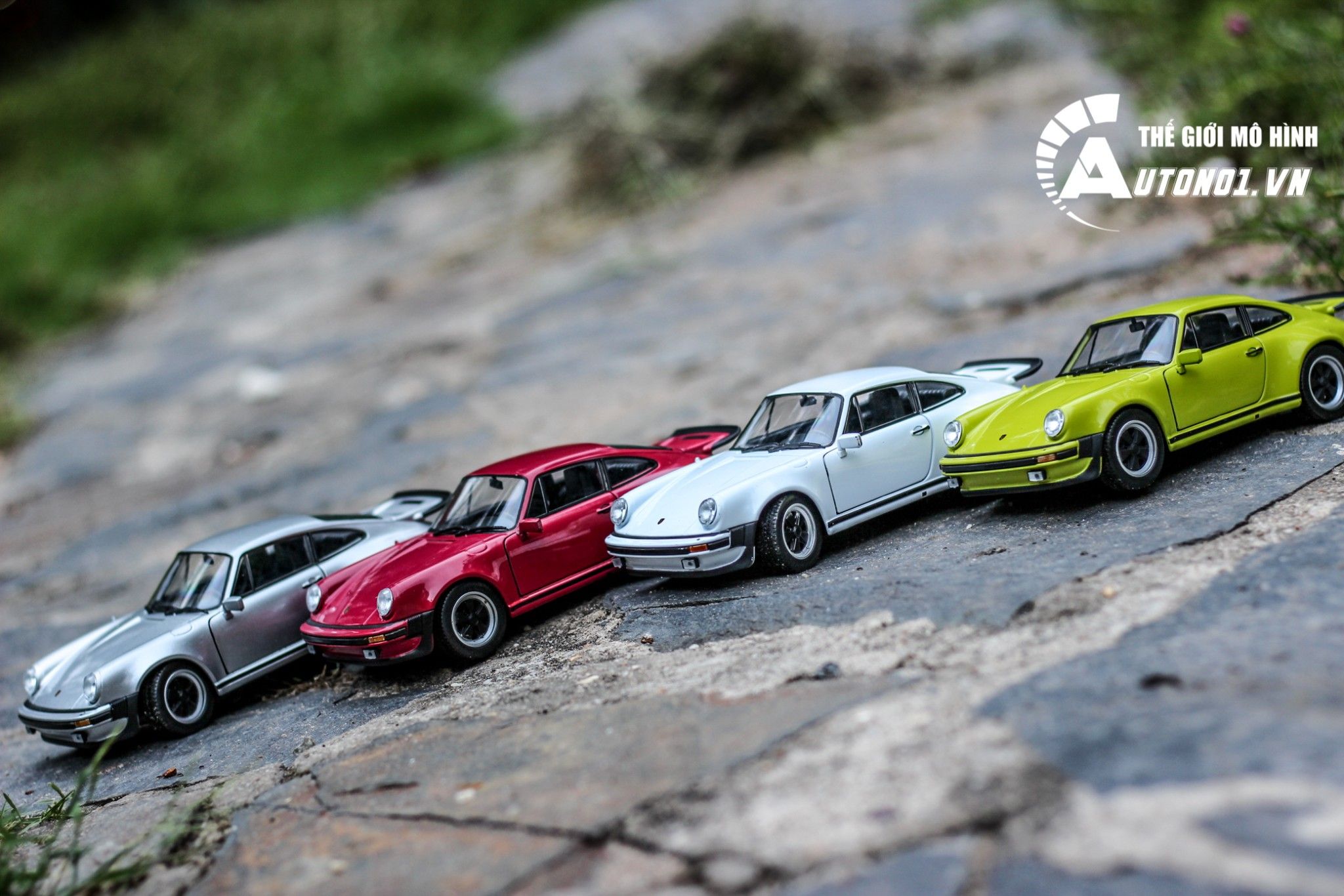 MÔ HÌNH PORSCHE 911R TURBO 1974 GREEN 1:24 WELLY 6009