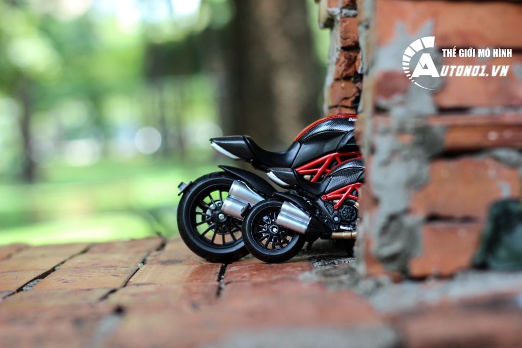 MÔ HÌNH DUCATI DIAVEL CARBON 1:12 MAISTO 4364