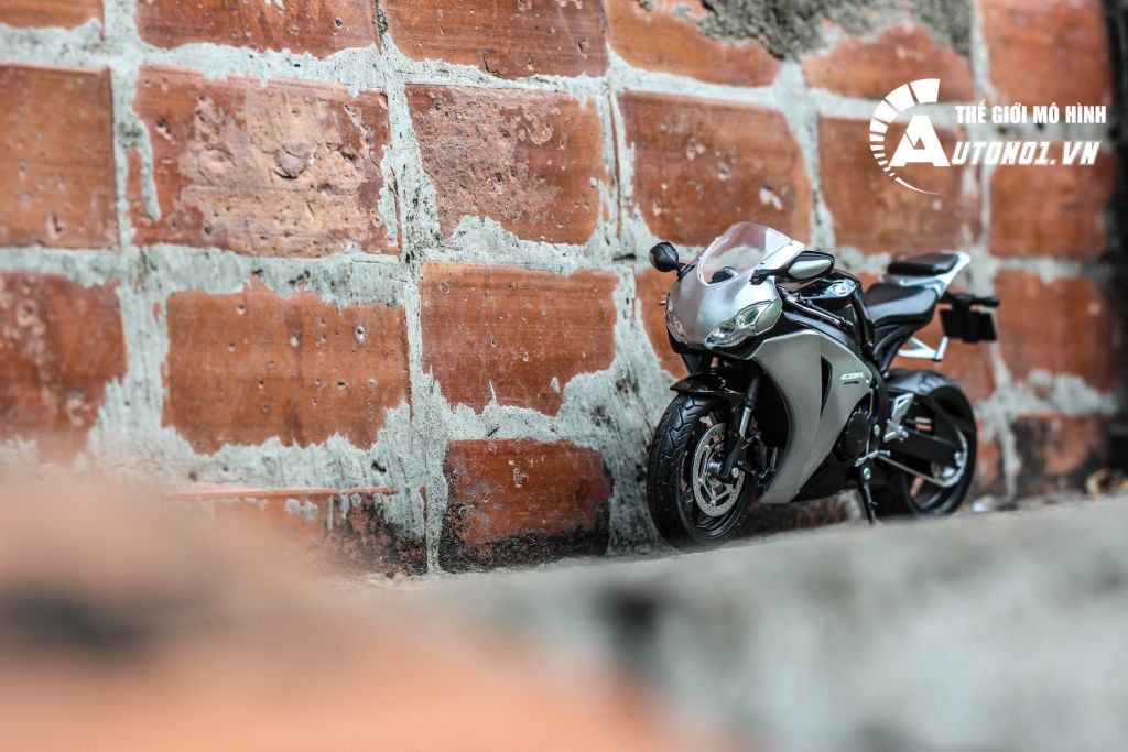 MÔ HÌNH XE HONDA CBR 1000RR SILVER 1:12 JOYCITY CÓ HỘP 5407