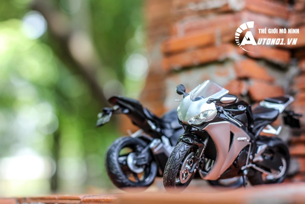 MÔ HÌNH XE HONDA CBR 1000RR SILVER 1:12 JOYCITY CÓ HỘP 5407