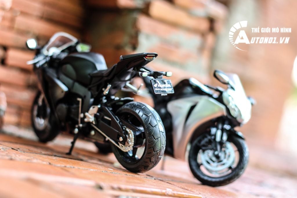MÔ HÌNH XE HONDA CBR 1000RR SILVER 1:12 JOYCITY CÓ HỘP 5407