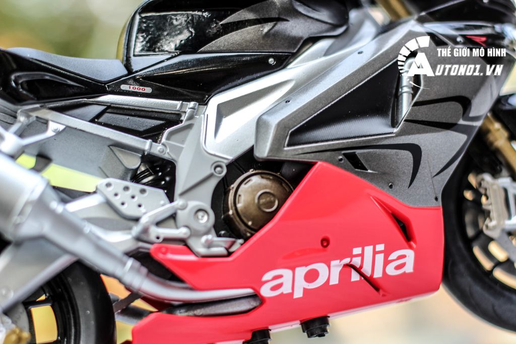 XE MÔ HÌNH MÔ TÔ APRILIA RSV 1000R BLACK 1:10 WELLY 3688