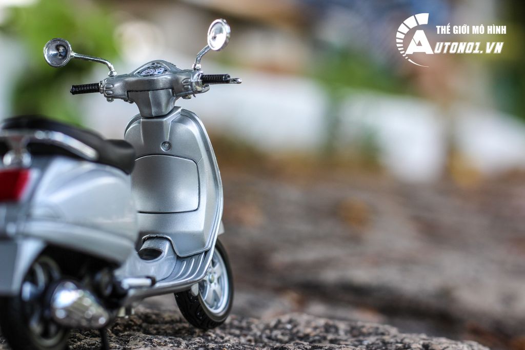 MÔ HÌNH XE VESPA LX 125 2005 1:18 MAISTO 4782