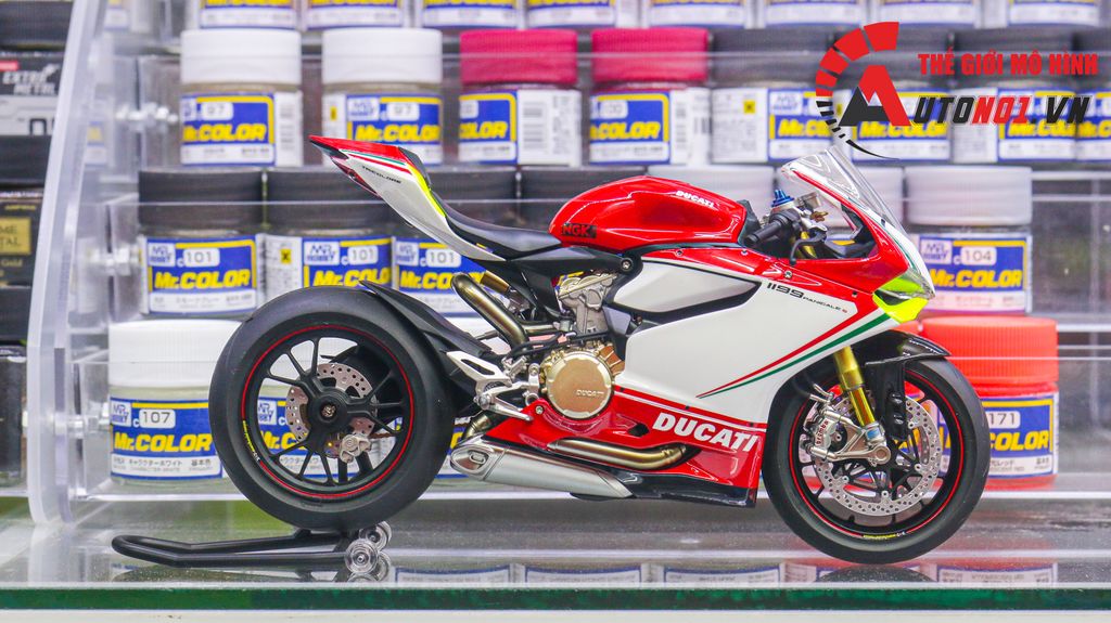 Mô hình xe cao cấp Ducati 1199 Panigale tricolor 1:12 Tamiya D227E