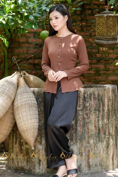 Áo bà ba là một trong những trang phục truyền thống của người Việt Nam, mang trong mình nét đẹp của văn hóa và đất nước. Hãy thưởng thức những hình ảnh đẹp của áo bà ba và cảm nhận sự truyền thống và đẹp đẽ của nó.