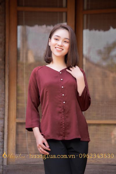 Tay áo bà ba hiện đại đang trở thành xu hướng mới của giới trẻ Việt Nam. Thiết kế đa dạng và sáng tạo, tay áo bà ba hiện đại là lựa chọn hoàn hảo cho các bạn trẻ yêu thích phong cách trẻ trung và năng động.