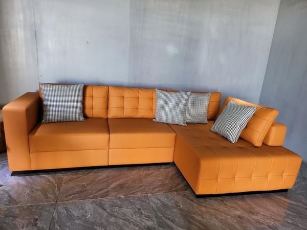 Bộ sofa màu cam từ vải da simili Cỏ May -sắc nét và ấn tượng