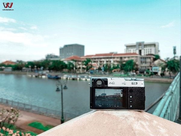 Cảm nhận trên tay “FUJIFILM X100V – CHẠM KHẼ TIM ANH MỘT CHÚT THÔI”