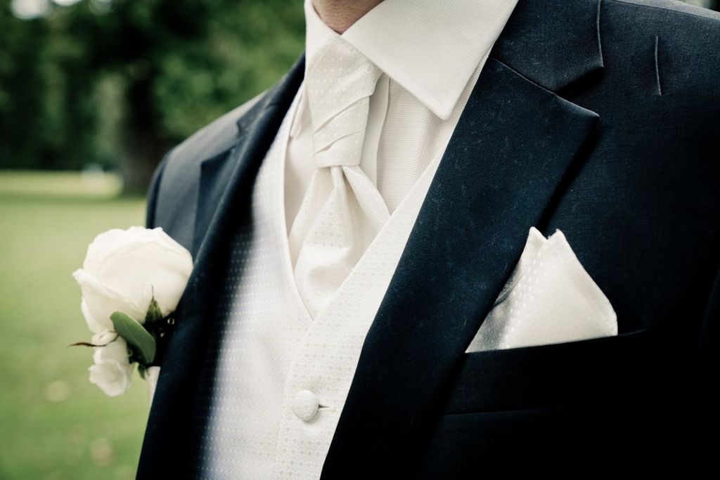 Áo vest đẹp sẽ giúp ngày cưới trở nên hoàn hảo hơn