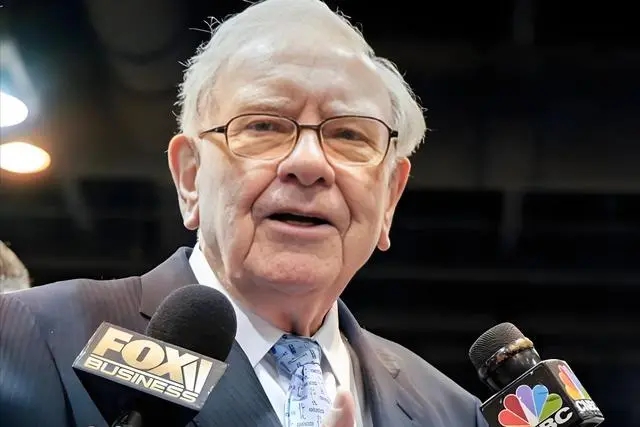 Warren Buffett và 10 bài học về quản lý tài chính cá nhân
