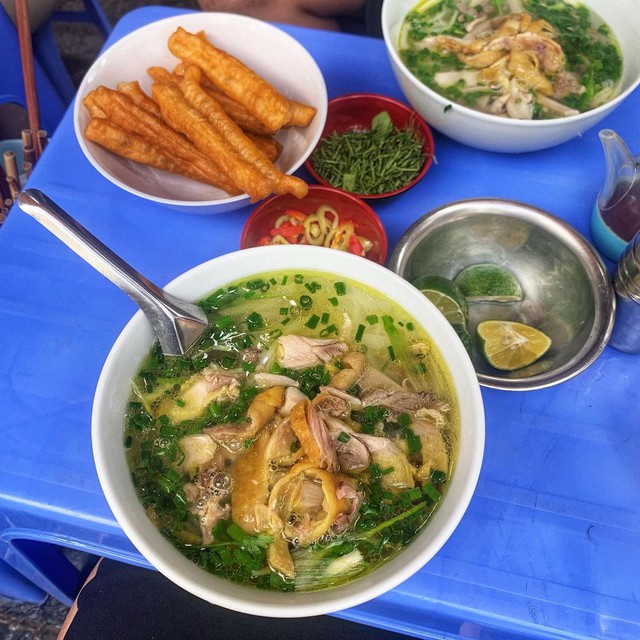 Khám Phá Thế Giới Phở Gà Đặc Sắc Ở Hà Nội