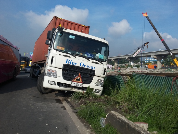 Tai Nạn Giao Thông Trên Cao Tốc Bãi Vọt - Hàm Nghi Gây Ách Tắc Lớn
