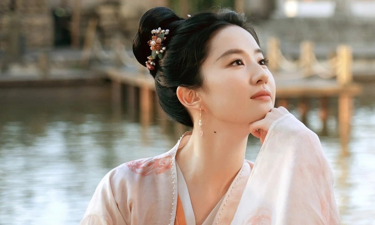 Lưu Diệc Phi Tỏa Sáng Với Lối Làm Đẹp Đặc Biệt Tại Sự Kiện Gần Đây