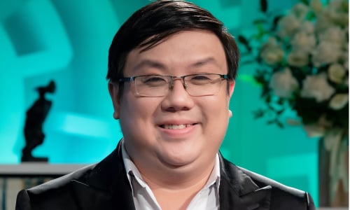 Phương Oanh Khéo Tay Trổ Tài Nấu Sashimi Ốc Vòi Voi và Cá Mú Hấp Xì Dầu