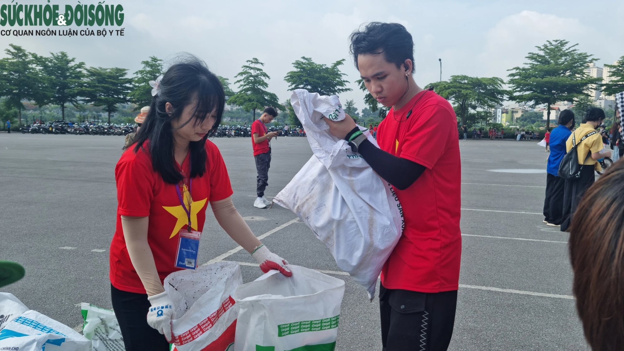 Sự Kiện Nhặt Rác Ngày 30/4: Tinh Thần Tình Nguyện và Ý Thức Vệ Sinh Đường Phố