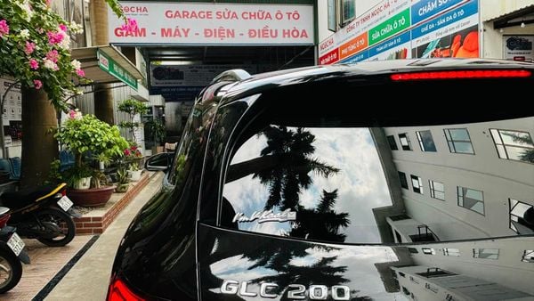 Giá Dán Phim Cách Nhiệt V-Kool Nên Chọn Loại Nào Cho Xe Của Bạn 2025?