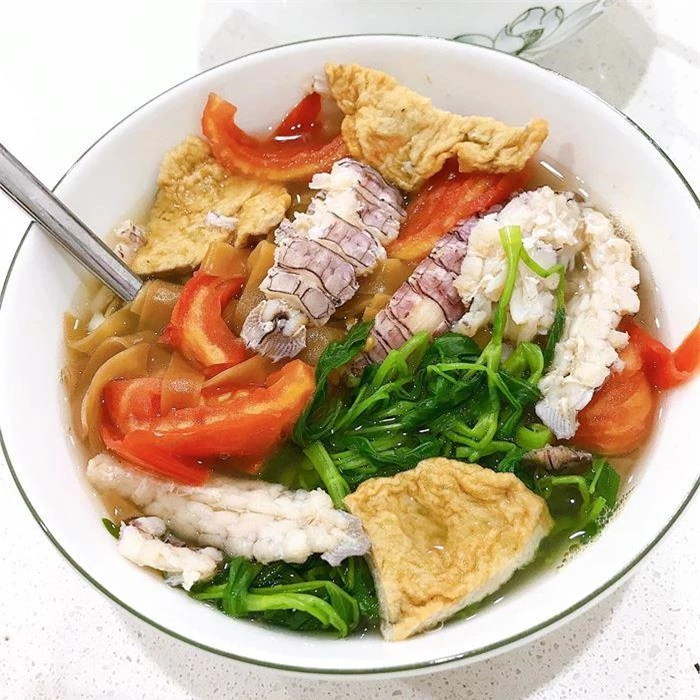 Đam Mê Bếp Núc Của Trần Thị Anh Thư: Từ Căn Bếp Nhỏ Đến Những Bữa Cơm Ấm Áp