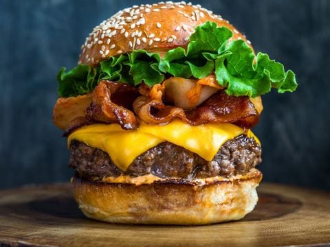 Nhà hàng pizza Minh Khai giới thiệu công thức bacon cheese burger