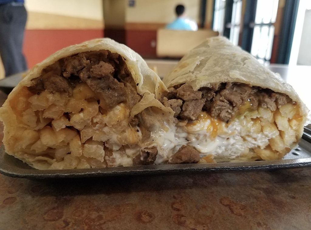 Burrito là một món bánh truyền thống của Mexico, có hai thành phần chính đó là vỏ bánh và nhân bánh