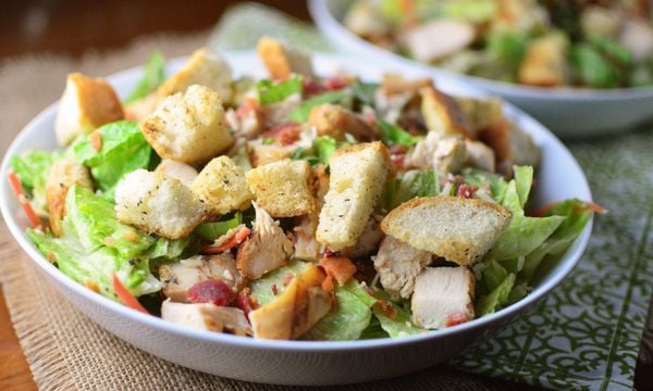 Caesar salad là món salad nổi tiếng trên khắp thế giới có nguồn gốc từ Ý