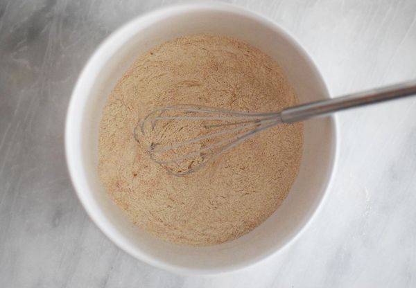 Mixing cake flour - Spaghetti Hai Phong restaurant