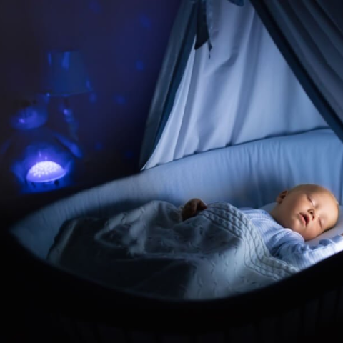 Đèn chiếu sáng cho trẻ nhỏ có thực sự cần thiết không?