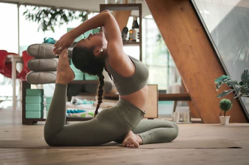 luyện tập yoga, sinh hoạt lành mạnh