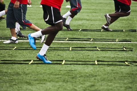Những bài tập tăng thể lực và nhanh nhẹn tốt nhất cho người chơi đá bóng