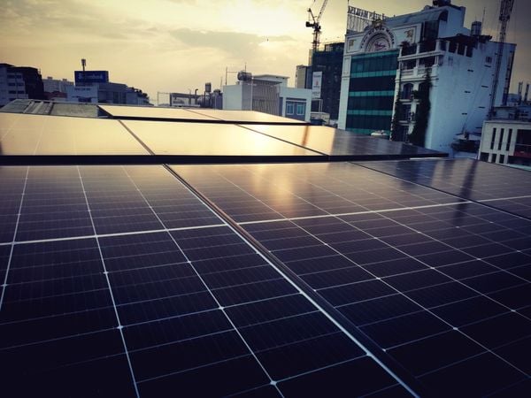Hệ thống PIN năng lượng mặt trời cho hộ gia đình tại phường 17, Quận Phú Nhuận, thành phố Hồ Chí Minh