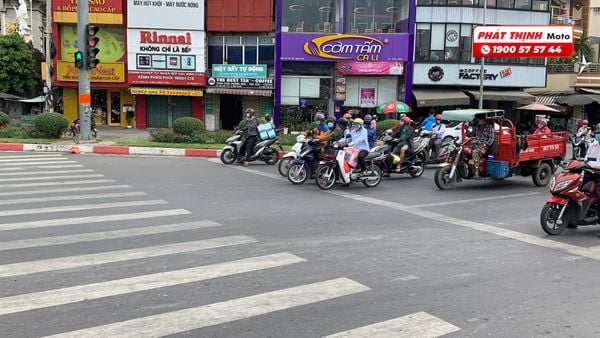 7 lí do khiến xe bạn mau hết xăng hơn