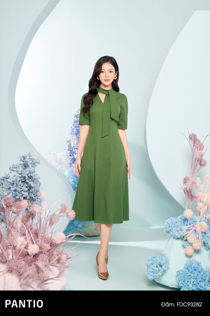Váy cưới màu xanh lá cây tuyệt đẹp  Tu Linh Boutique