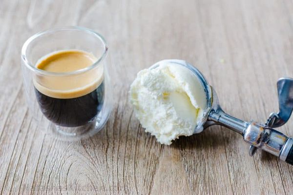 huong-dan-pha-che-Affogato-Coffee-Ice-Cream-de-lam-tai-nha