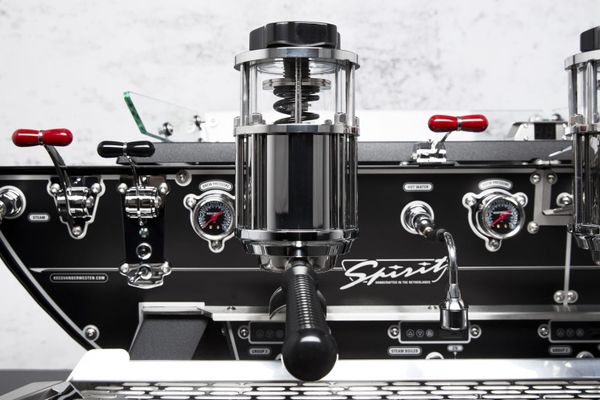 may-pha-ca-phe-espresso-Kees-Van-Der-Westen-Spirit-Ghost