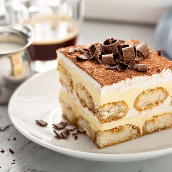 goi-y-15-loai-thuc-pham-ket-hop-tuyet-voi-voi-tach-ca-phe-cua-ban-tiramisu