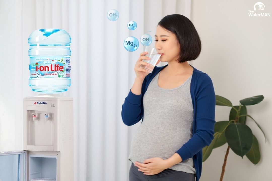 Phụ nữ mang thai có nên uống nước kiềm?