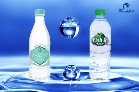 Nên chọn mua nước khoáng Vivant hay Volvic