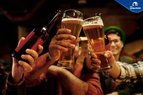 Sau bữa nhậu, nên uống nước gì để giảm mệt?