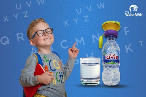 7 cách này chắc chắn sẽ giúp con bạn uống nhiều nước hơn khi ở trường