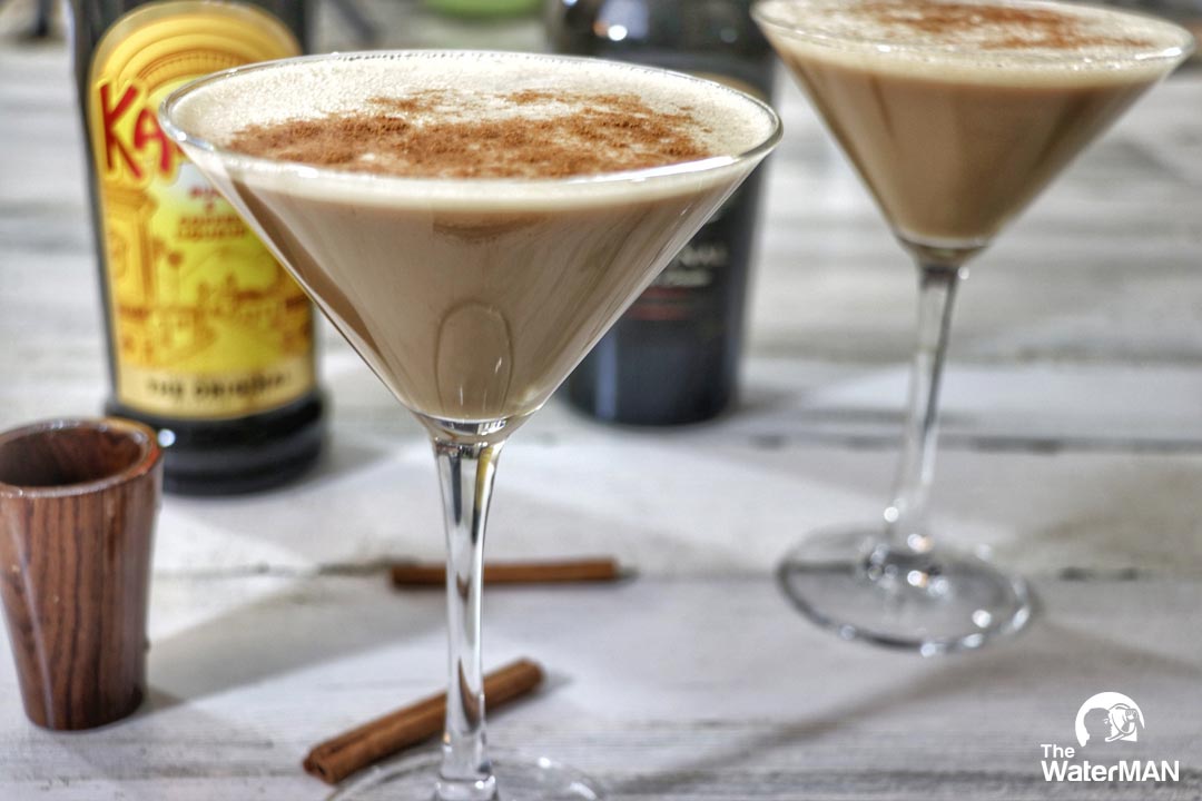 Espresso Martini thơm nồng nàn của Cafe cùng một chút nồng ấm từ rượu