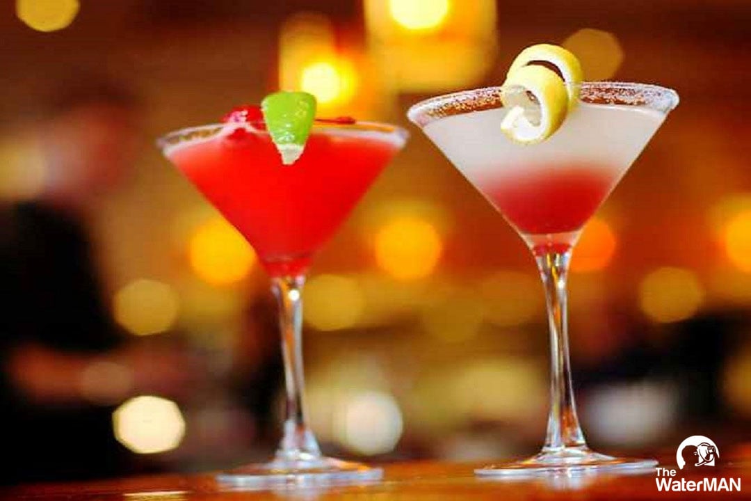 Cocktail là loại đồ uống thông dụng trong những bữa liên hoan, tiệc tùng, cầu hôn, ngày lễ...trên nhiều quốc gia