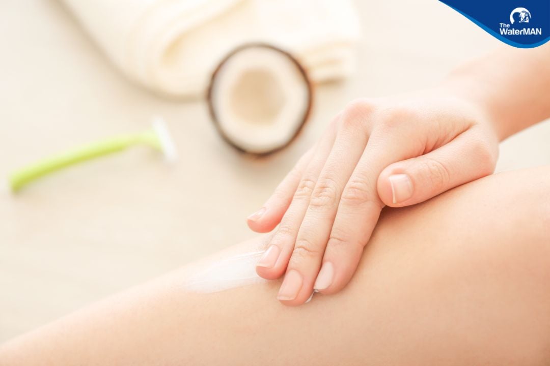 Dùng dầu dừa ủ tóc