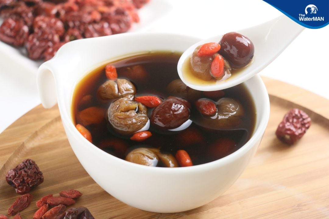 Nhãn nhục và hạt sen nấu chè dưỡng nhan cũng ngon, bổ