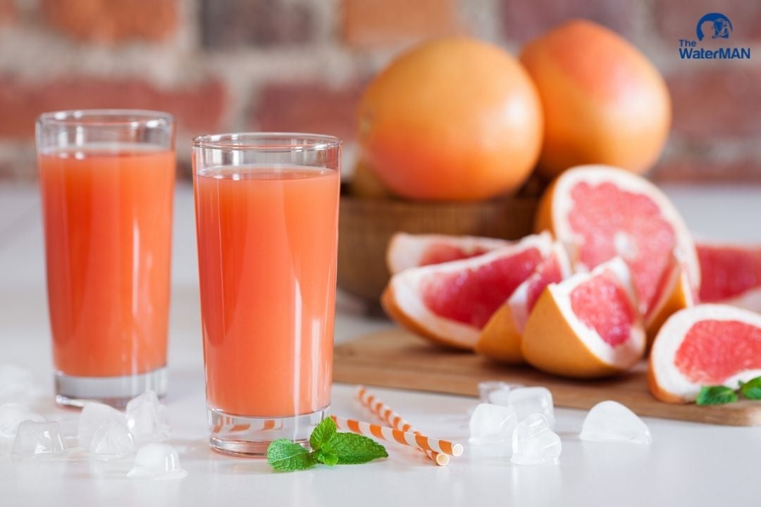 Nước ép trái cây họ cam bưởi là nguồn vitamin C dồi dào cơ thể cần để phục hồi cơ thể