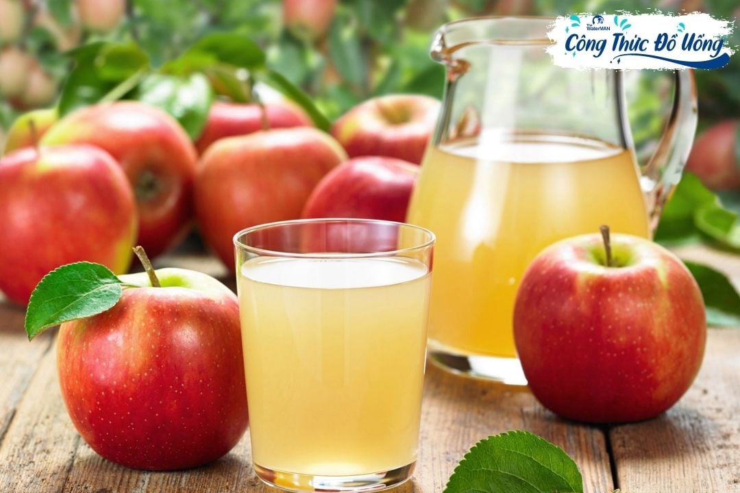 Nước ép táo ít calo nhưng giàu khoáng chất và vitamin.