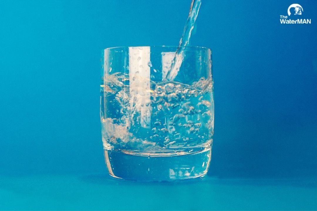 Uống nhiều nước tinh khiết mỗi ngày giúp phòng ngừa sỏi thận hiệu quả