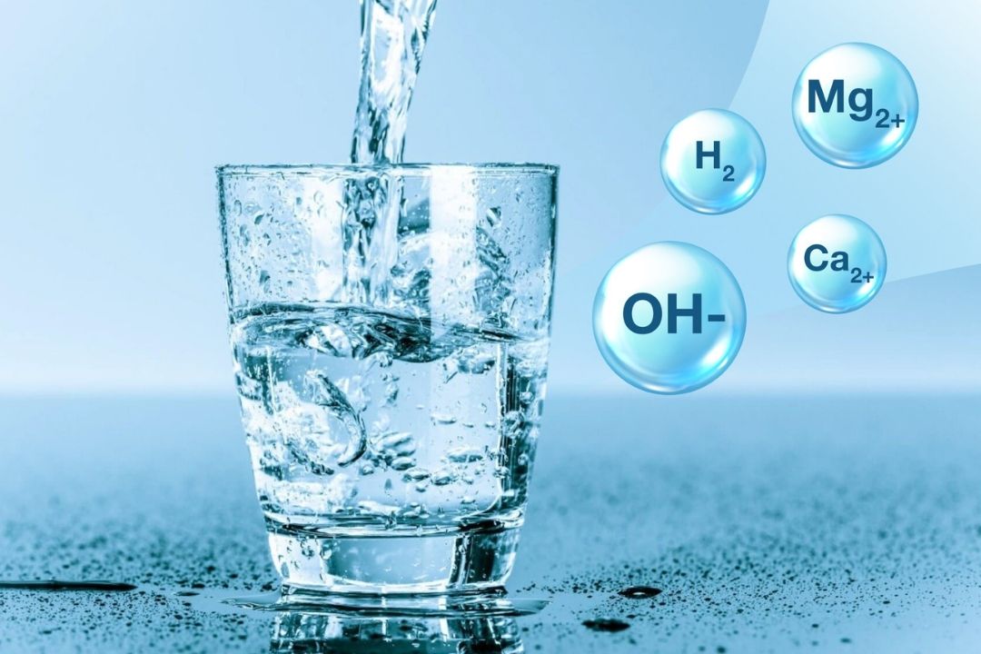 Nước kiềm là loại nước có hàm lượng OH- dồi dào hơn hàm lượng H+.