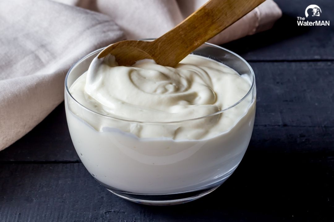 Sữa chua chứa vô số lợi khuẩn, phù hợp trong việc tăng cường đề kháng cơ thể
