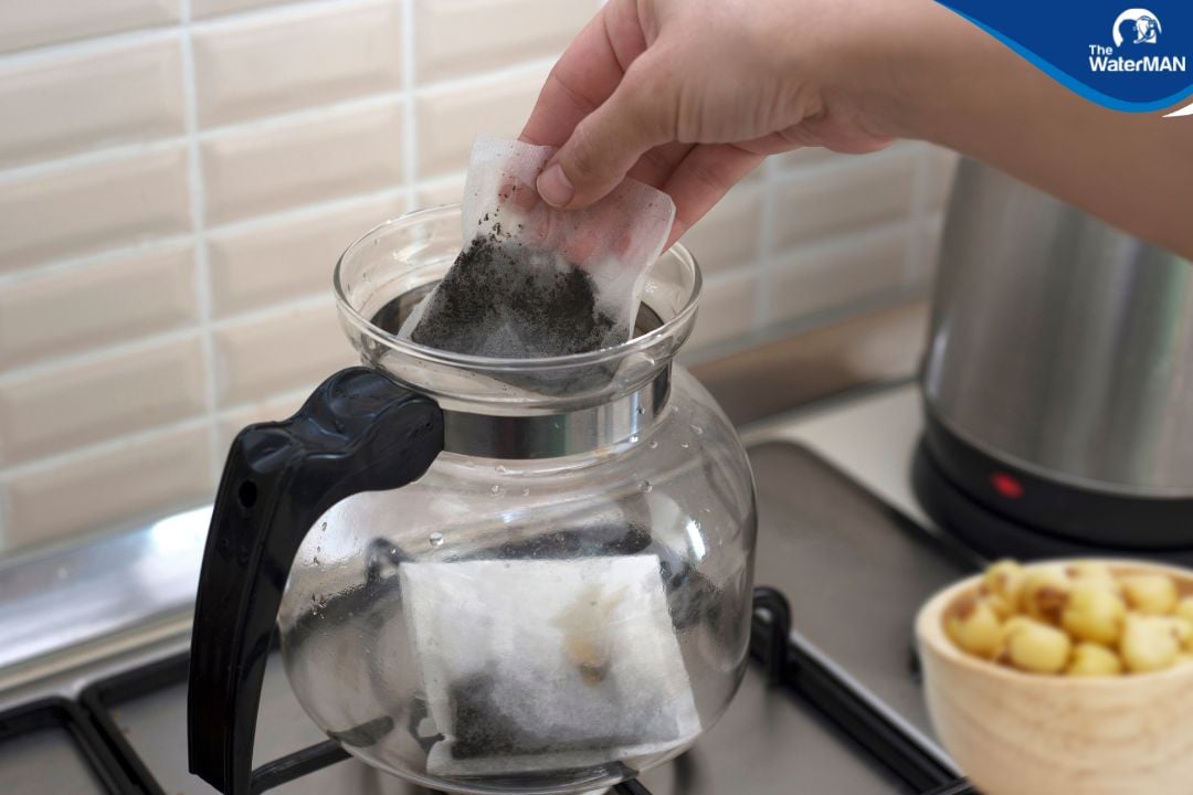 Không nên dùng nước quá nóng để ủ trà