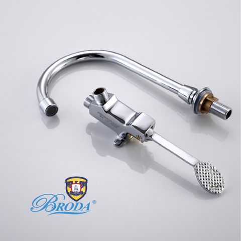 Vòi nước đạp chân tốt nhất thị trường hiện nay