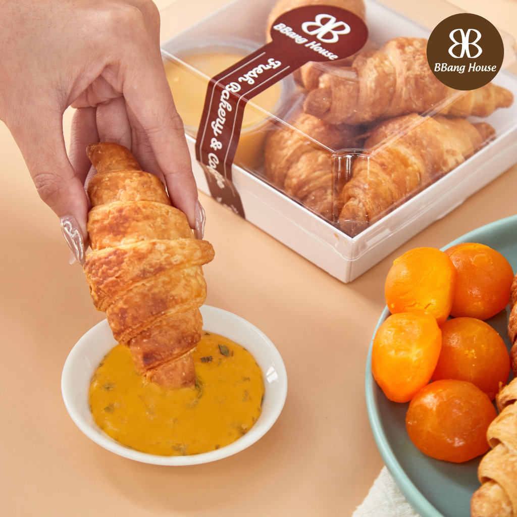 BÁNH CROISSANT CHẤM SỐT TRỨNG MUỐI  CÓ GÌ ĐẶC BIỆT?